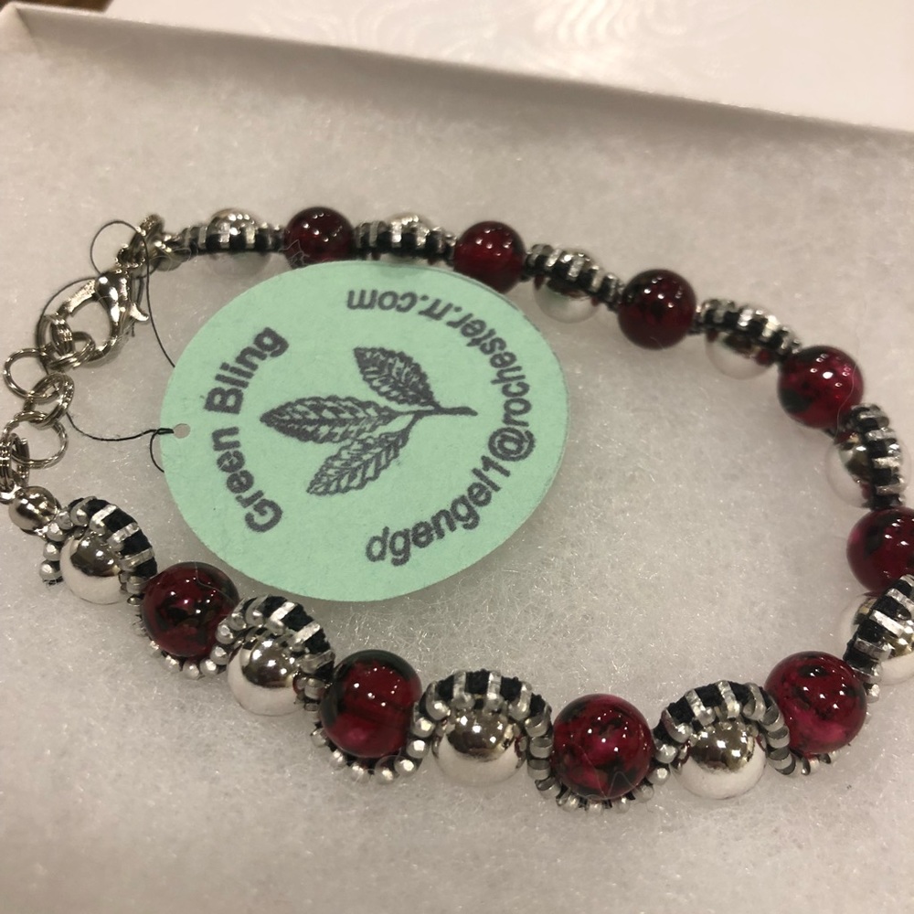 Recycled Zipper & Bead Bracelet: Green Bling!